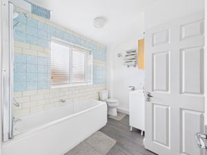 Family Bathroom- click for photo gallery